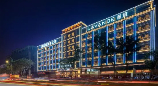 Lavande Hotel  Guangzhou Huadu Sunac Cultural Tourism City Baiyun International Airport Branch, Boek Hotel Hotels in Guangdong met parkeren, Parkeren