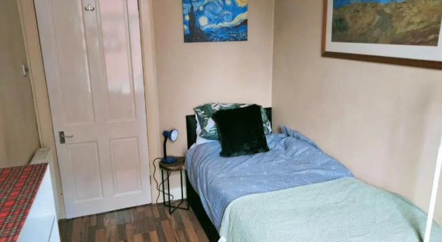 Spacious flat in Bridgeton, Glasgow