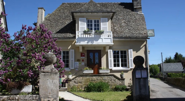 Hotel Saint julien aux bois, Réserver Auberge de jeunesse Auberges de jeunesse à Correze, Auberge de jeunesse