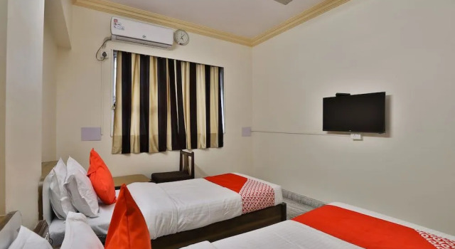 Oyo 30296 Hotel Sha-Inn, Rezerwuj Hotel Ankleshwar Gujarat