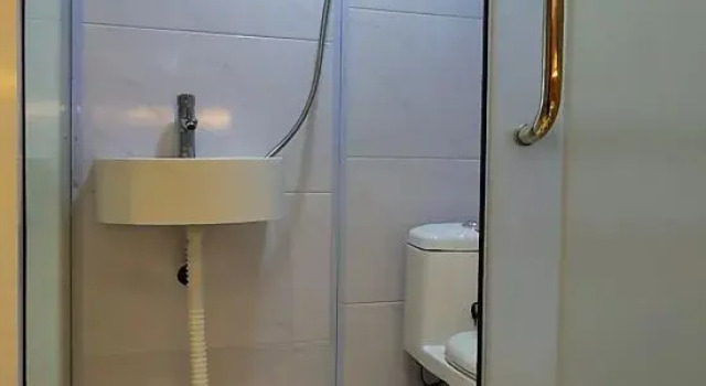 Кровать в общем номере (мужской номер) High Speed Rail One Plus One Hostel (Urumqi Station Branch)
