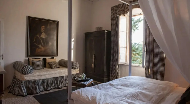 Large Beautiful Villa in Tuscan Hills of Chianti Stunning Gardens and Large Pool