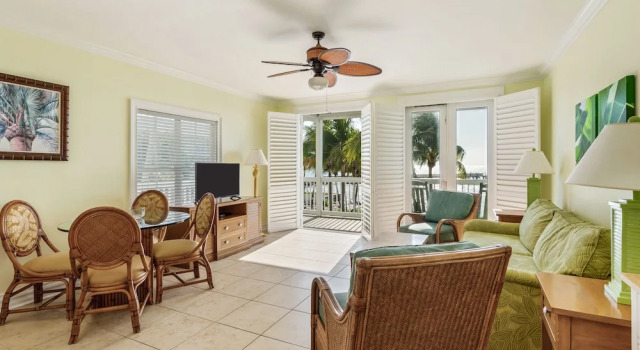 Coconut Beach Resort, Забронировать Курортный отель Курортные отели Ки-Уэст, рядом с Key West Firehouse Museum, Курортный отель