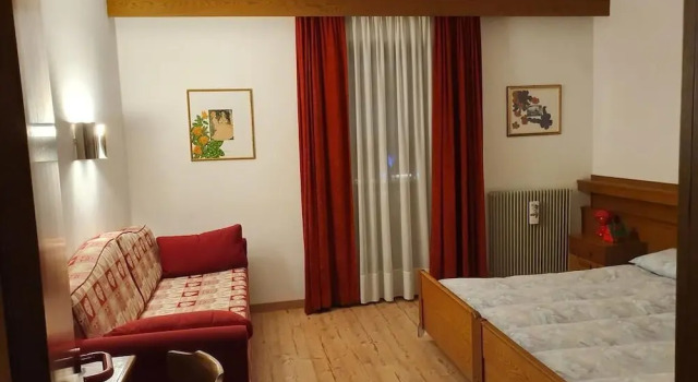 Hotel La Baita, Забронировать Отель Отели Мадонна-ди-Кампильо 3 звезды, рядом с Кресельный подъёмник Гросте (нижняя станция), 3*