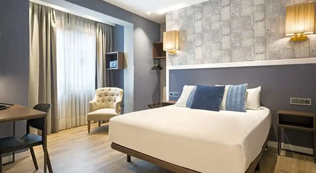 Номер Standard Acta Splendid