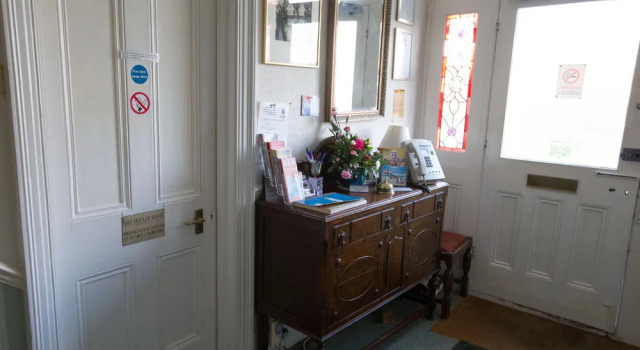 Rosemead Guest House, Забронировать Гостевой дом Отели Исторического графства Суссекса с парковкой, Парковка