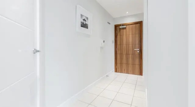 Roomspace - New Manor House, Забронировать Отель Брэкнэлл Беркшир, рядом с East Berkshire Magistrates' Court Bracknell