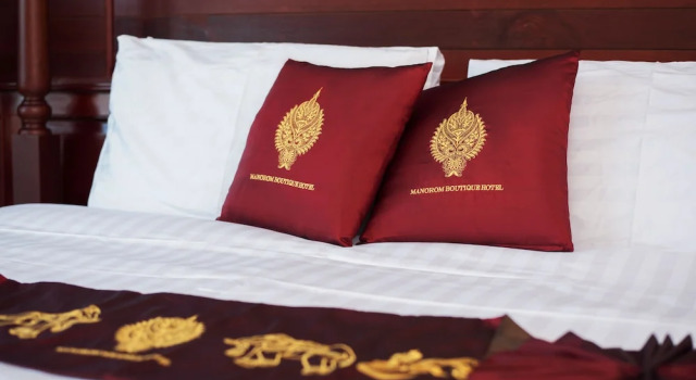 Двухместный номер Deluxe с балконом Manorom Chateau Hotel