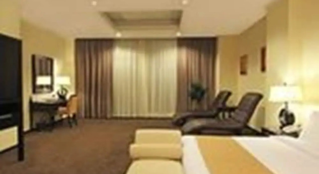 Люкс Harmoni One Convention Hotel and Service Apartments