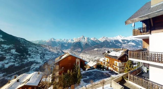 Апартаменты Apartment With Balcony and Mountains