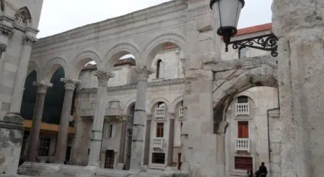 Mladena Apartment, Prenota Appartamento Splitska 