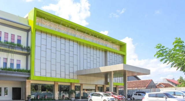 Airy Mataram Cakranegara Sriwijaya 132 Lombok, Boek Hotel Hotels in Lombok met parkeren, Parkeren