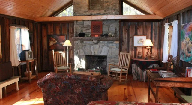 Deerwoode Lodge and Cabins, Забронировать Отель Бревэрд Северная Каролина