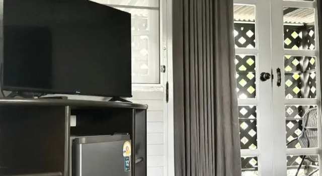 Четырёхместный номер Deluxe с балконом Luna Hut Resort