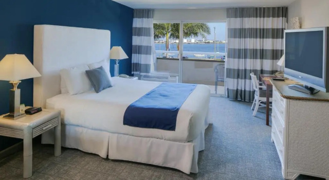Двухместный номер Standard с видом на залив Bay Club Hotel and Marina