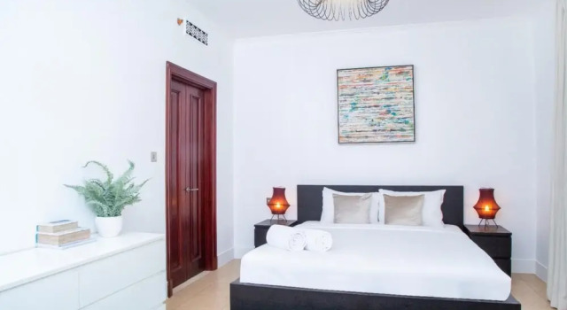Modern 3BR APT w Maid s Room, Забронировать Отель Даунтаун Дубай , рядом с Дубайский аквариум
