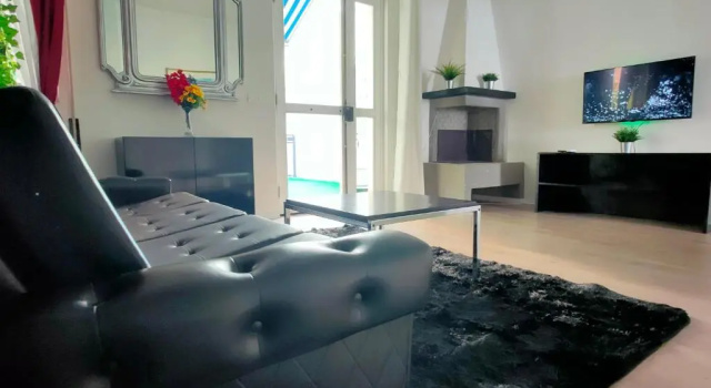 Lush Escape Suites - hottube and sauna, Buchen Sie Hotel Hotels in Metropolitanstadt Bari mit Parkplatz, Parkplätze