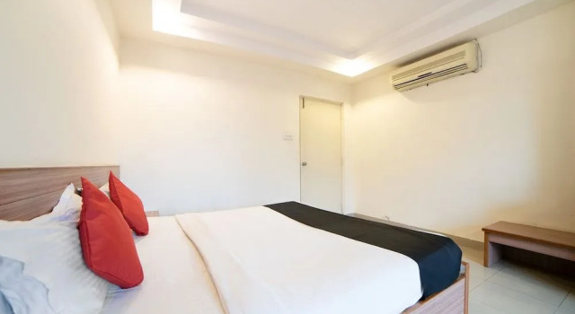Capital O 45597 Hotel Riya Grand