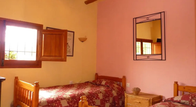 Spacious Cottage in Andalusia With Swimming Pool, Varaa Lomakoti Mökit kohteessa Granada, Mökki