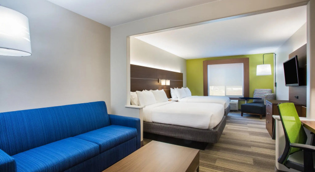 Четырёхместный люкс Holiday Inn Express Hotel & Suites Cedar City by IHG