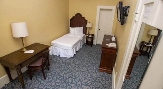 Номер Standard Athenaeum Hotel