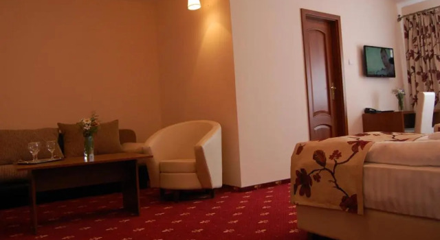 Hostel Paltinis, Rezervovat Hostel Hotely v Hunedoara s parkováním, Parkování