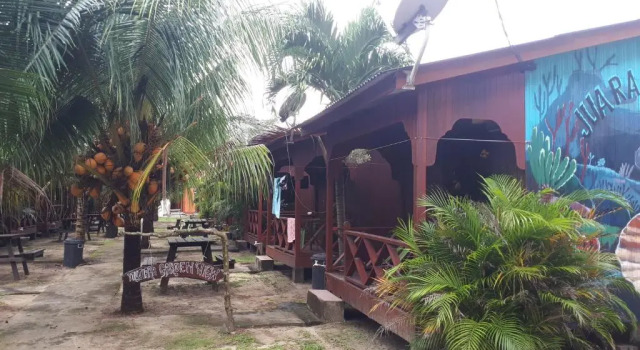 Четырёхместное шале Juara Mutiara Resort