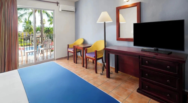 Двухместный номер Standard с видом на океан Grand Decameron Complex Bucerias, A Trademark All-Inclusive Resort