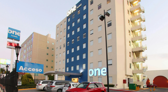 One Querétaro Plaza Galerías