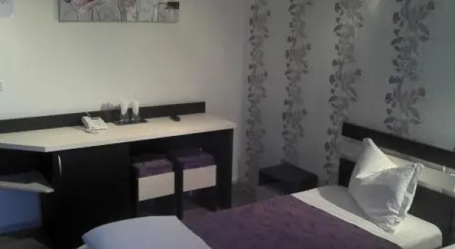Best Hotel, Rezervovat Hotel Hotely v Hunedoara s parkováním, Parkování