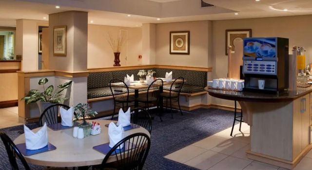 Номер Standard Road Lodge East London