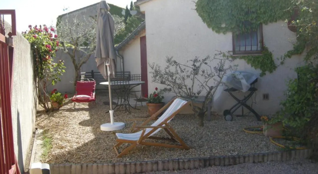 Chambre d'hotes Esterelle, Book Hotel Pernes-les-Fontaines Vaucluse