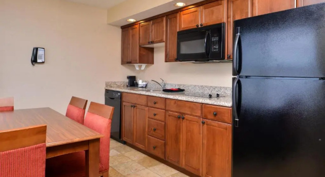 Четырёхместный люкс Country Inn & Suites by Radisson, Idaho Falls at the Mall