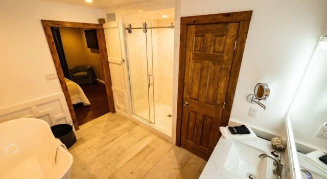 Шестиместный люкс Rayburn Resorts