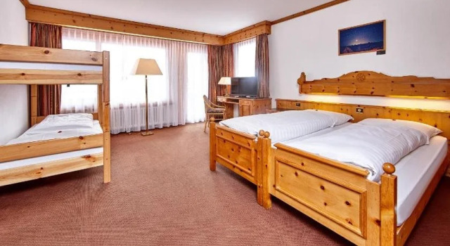 Basic Hotel, Book Hotel Arosa Grisons