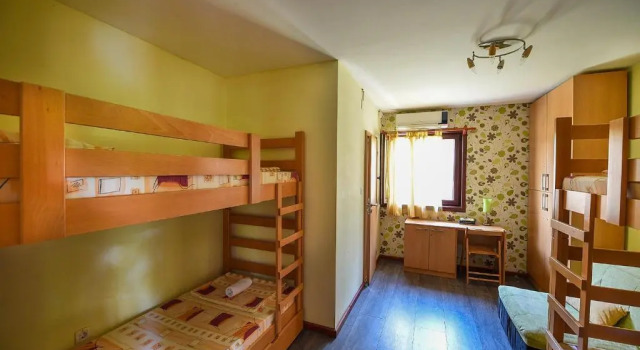 Четырёхместный номер Standard San Art Floating Hostel & Apartments