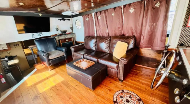 Dolphin Delight 47 Foot Houseboat on the Gulf, at Dock With Gulf View in Tarpon Springs, rental of entire houseboat, Reserva ahora Hotel Tarpon Springs Condado de Pinellas