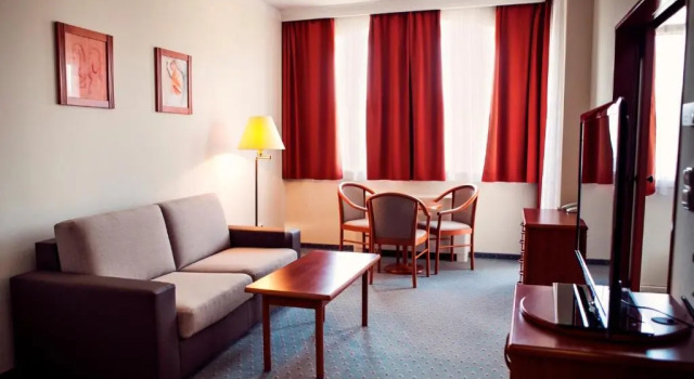 Семейный люкс Hotel Karos Spa