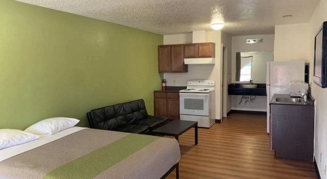 Люкс Deluxe Motel 6-Longview, TX - North