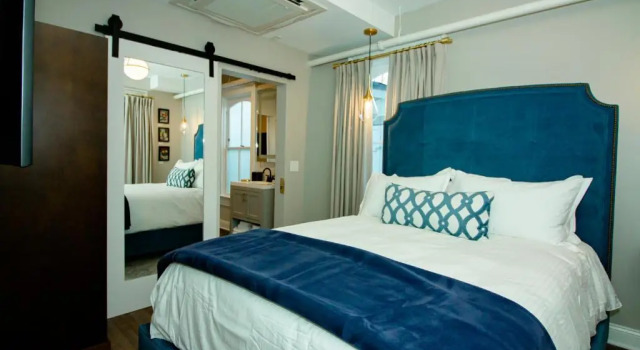Четырёхместный номер Deluxe The Colonial Inn, an Ascend Collection Hotel