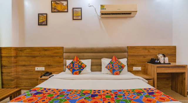 Номер Deluxe Fabhotel The Crestelia