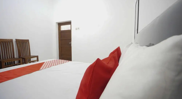 Camera Deluxe OYO 93971 Villa Kamandalu