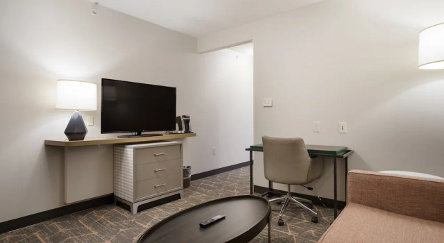 Люкс c 1 комнатой Holiday Inn Jackson NW - Airport Road by IHG