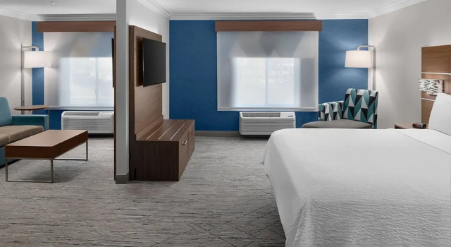 Двухместный люкс Holiday Inn Express Hotel & Suites Twentynine Palms by IHG