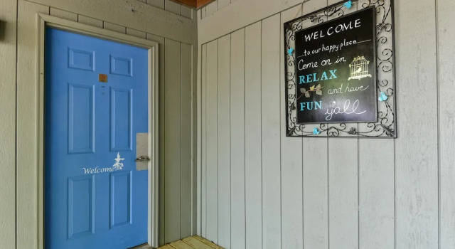 Wander INN at Notch - Great Outdoor Pools - Trails to Fishing - Family Friendly, Забронировать Апартаменты/квартира Отели Table Rock Lake с парковкой, Парковка