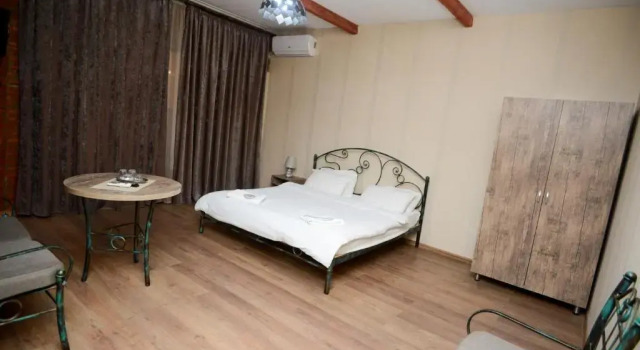 Camera Standard Ragnar Hotel