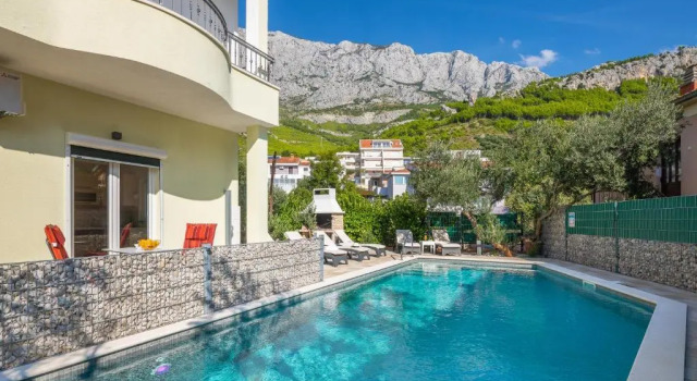 Apartment Matija, Buchen Sie Ferienwohnung Hotels in Gespanschaft Split-Dalmatien mit Pool, Schwimmbad
