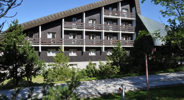 Horský hotel Hanička, Забронировать Отель Отели Шпиндлерув-Млин с парковкой, рядом с Горнолыжный курорт Шпиндлерув-Млин, Парковка