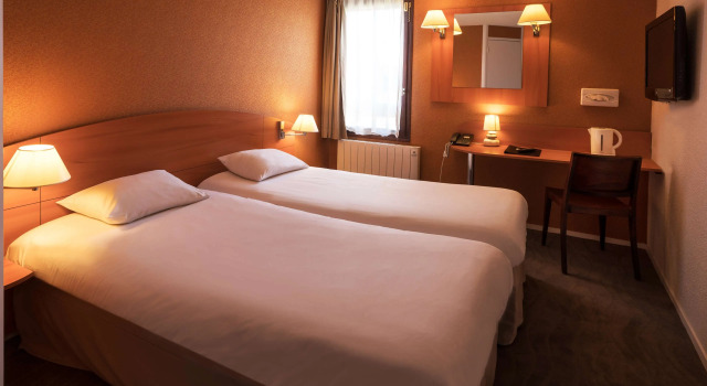 Двухместный номер Standard Kyriad Caen Sud