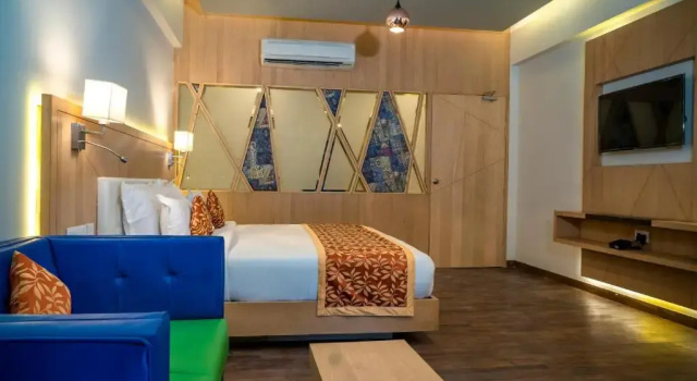 Люкс с балконом Via Lakhela Resort & Spa